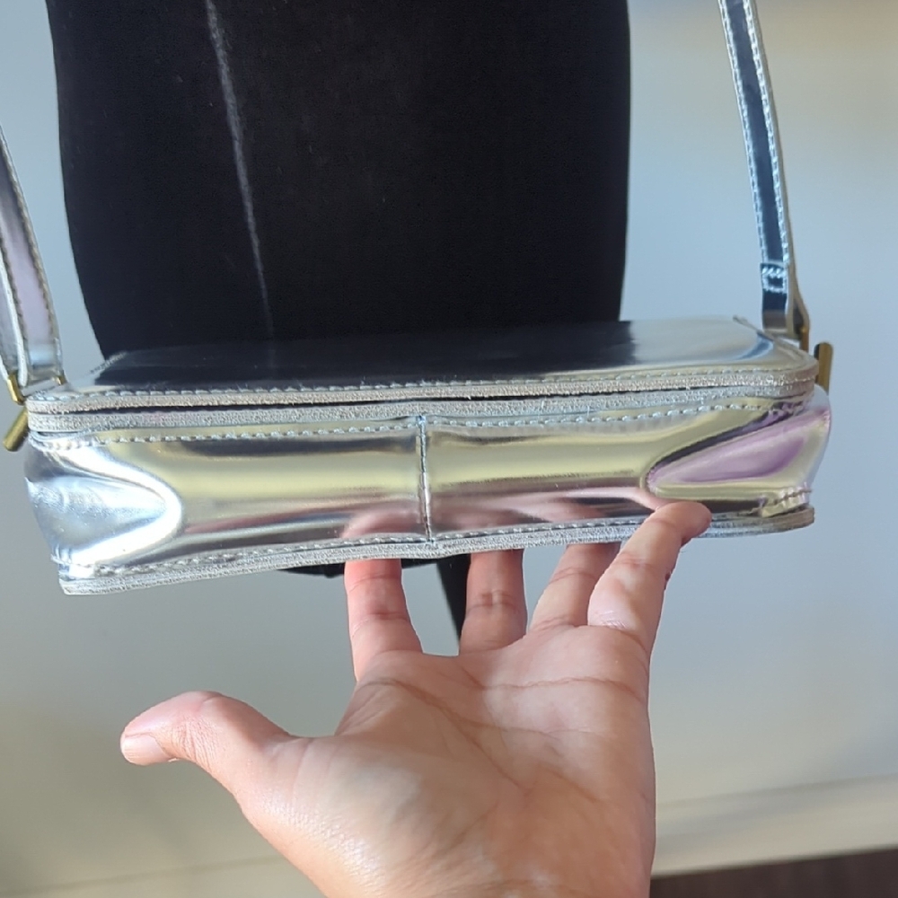 Madewell Silver Crossbody Bag - Picture 4 of 10